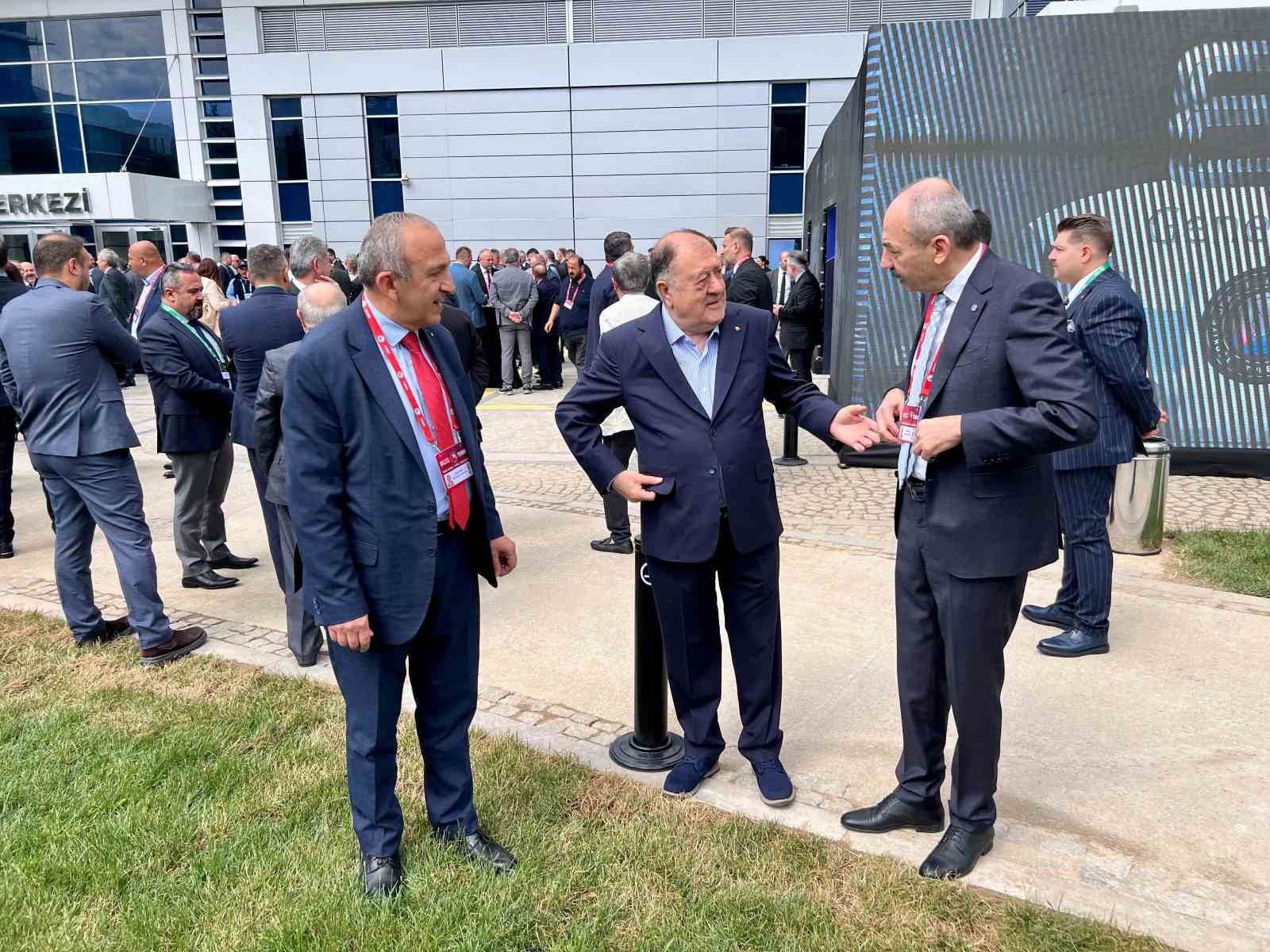 Manisa TSO heyeti TOBB Genel Kuruluna katıldı 