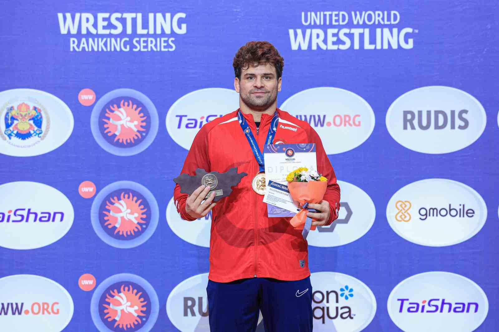 Ulaanbaatar Open Ranking Serisi’nde Osman Göçen’den altın madalya 