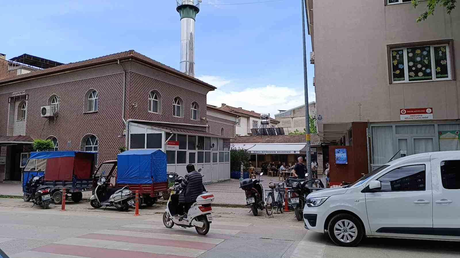 Bursa’da kız meselesinden çıkan kavgada 1 kişi yaralandı 