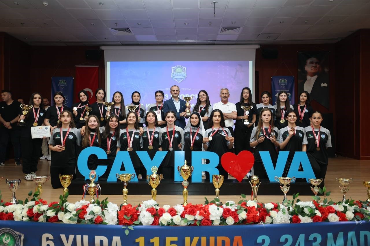 Sezonu 10 kupa ve 160 madalyayla tamamladılar 