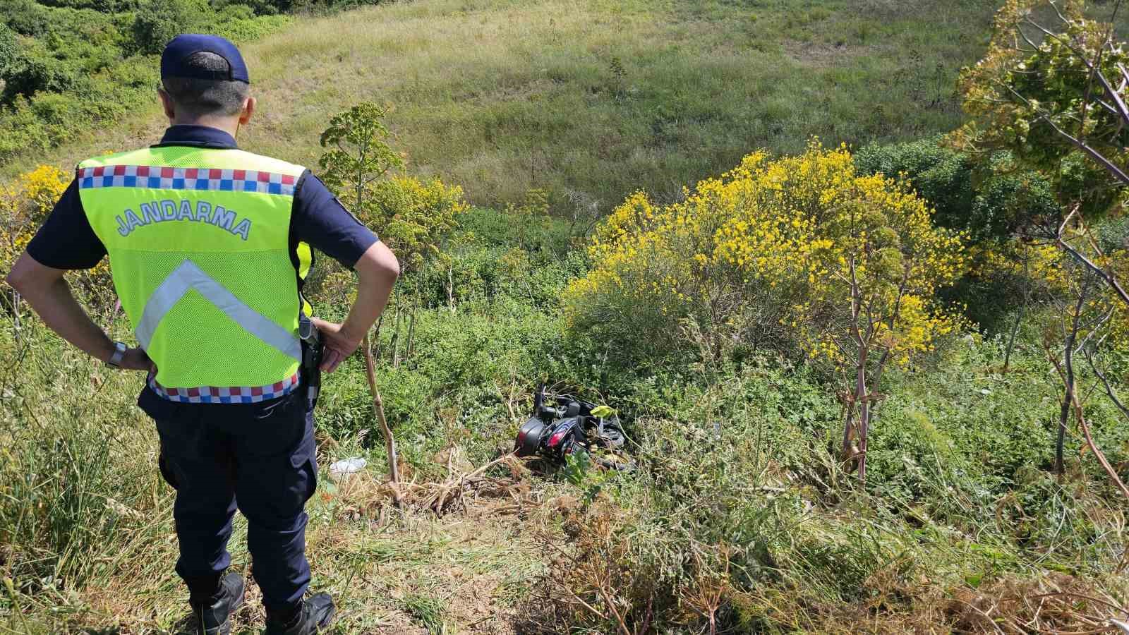 Erdek’te motosiklet direksiyon hakimiyetini kaybetti uçuruma düştü 