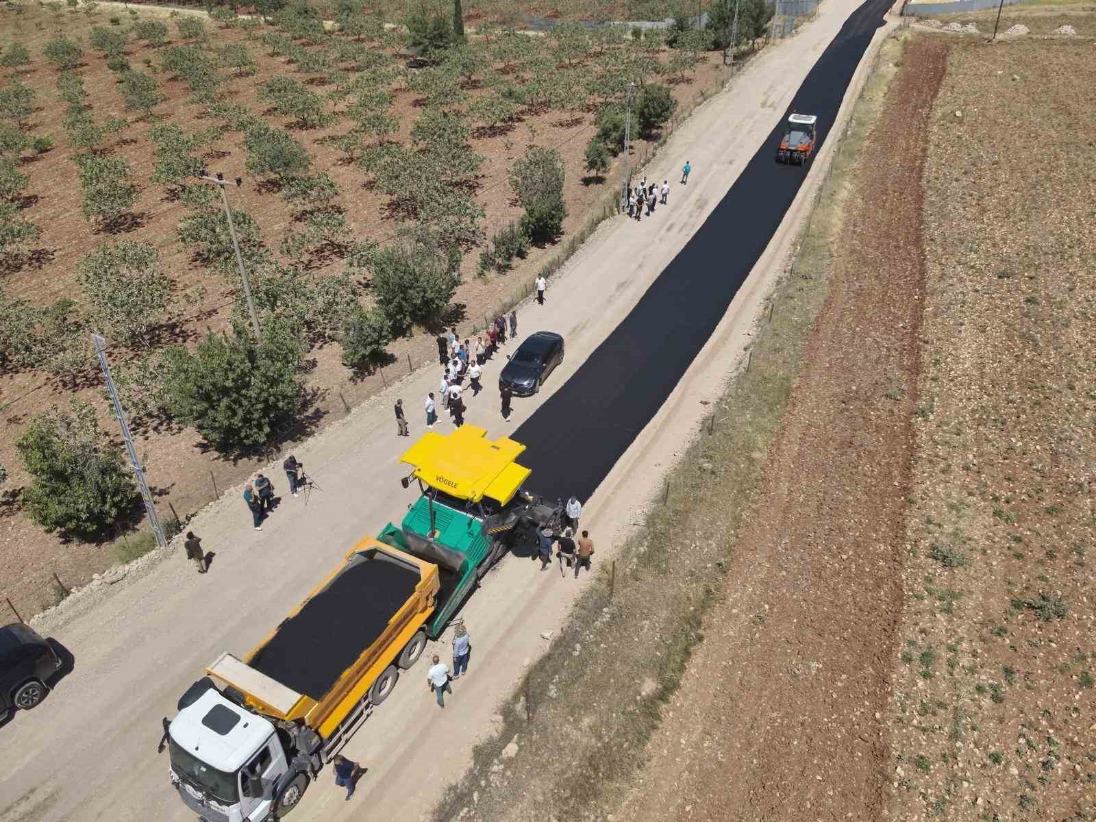 Siirt’te kırsal grup köy yolları sıcak asfaltla buluşuyor 