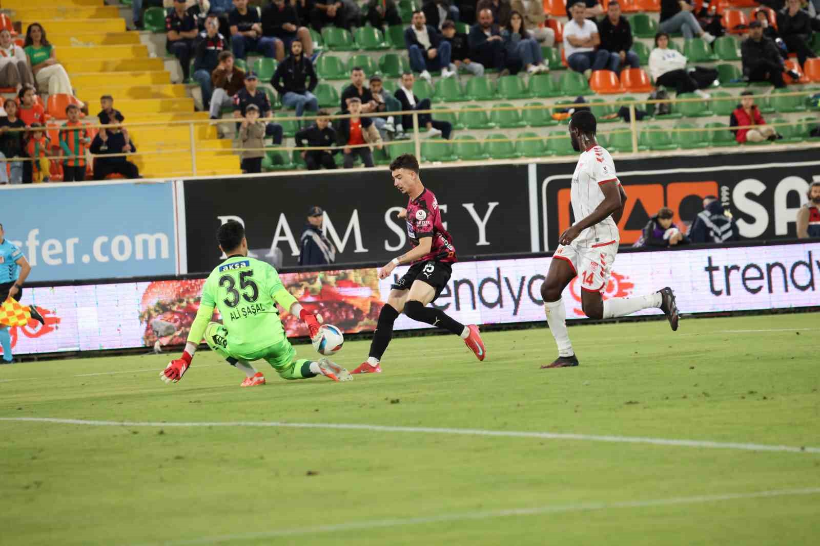 Trendyol Süper Lig: Alanyaspor: 2 - Sivasspor: 0 (Maç sonucu) 