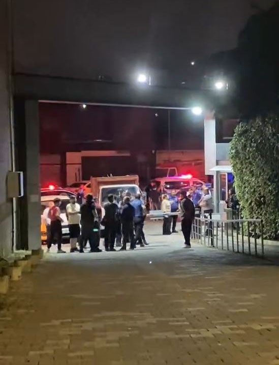 Esenyurt’ta kaynanasını hastaneye götürmek için gelen damat siteye alınmayınca ortalık karıştı 