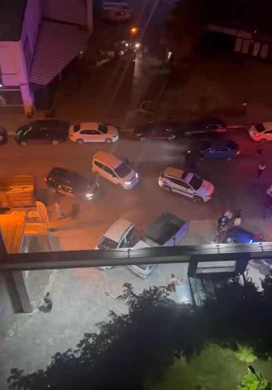 Esenyurt’ta kaynanasını hastaneye götürmek için gelen damat siteye alınmayınca ortalık karıştı 