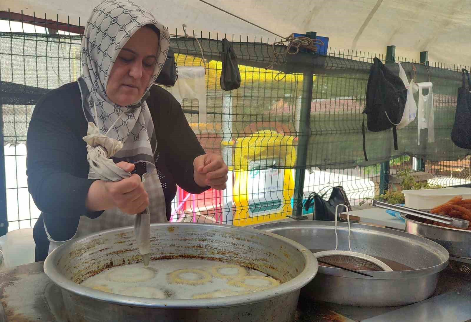 Halka tatlısı geçim kaynağı oldu 