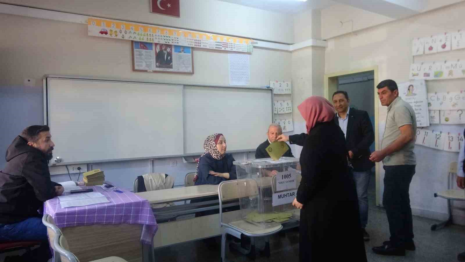 Çankırı’da vatandaşlar muhtar seçmek için sandık başına gitti 