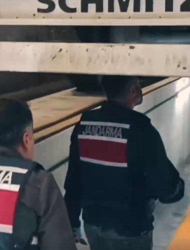 Yalova’da kaçak sigara operasyonunda 1 gözaltı 