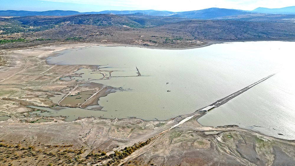 Barajda su seviyesi yüzde 13’e düştü: Çeşme Belediyesi’nden sert tedbirler 