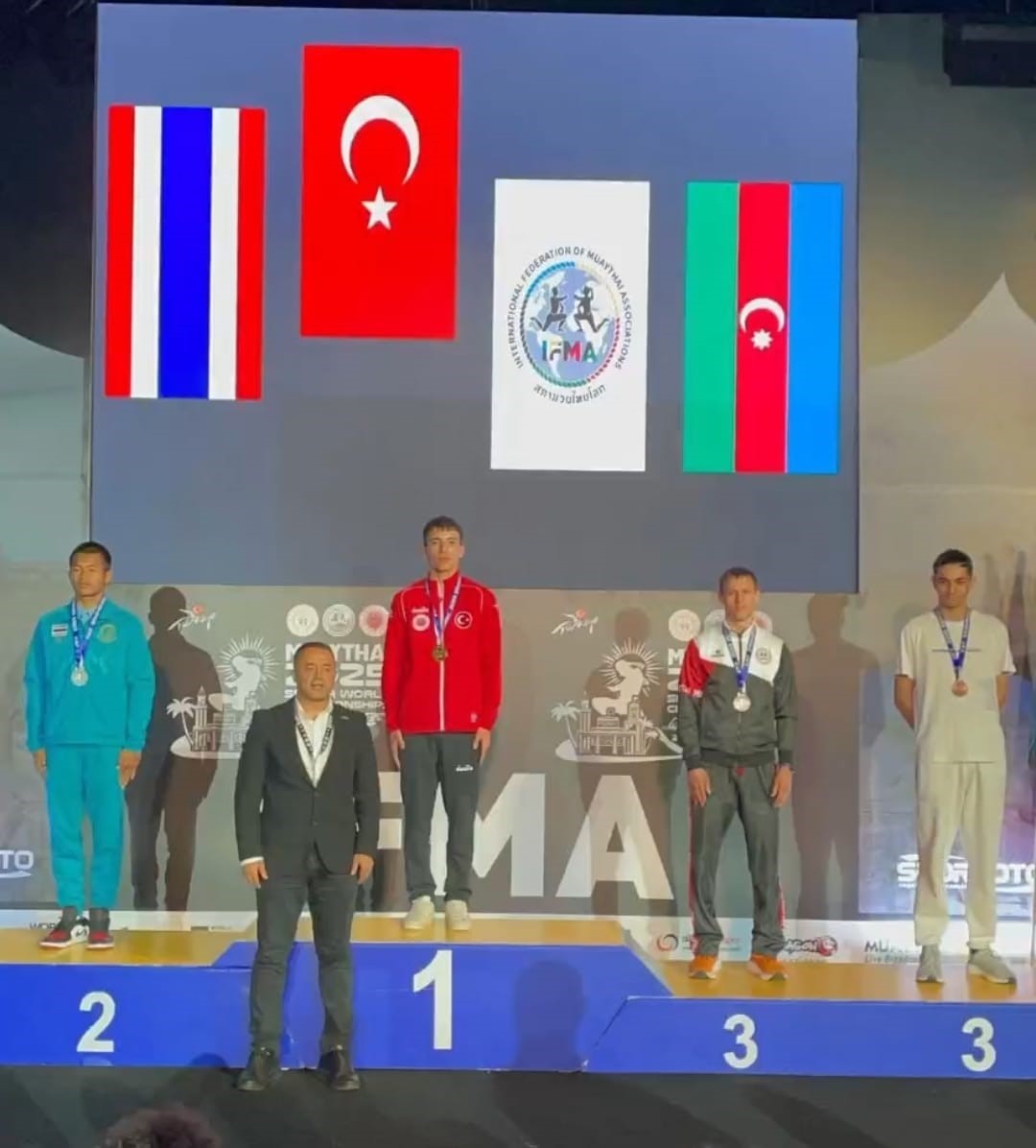 Kayserili Muaythaiciler dünya derecelerine imza attı 