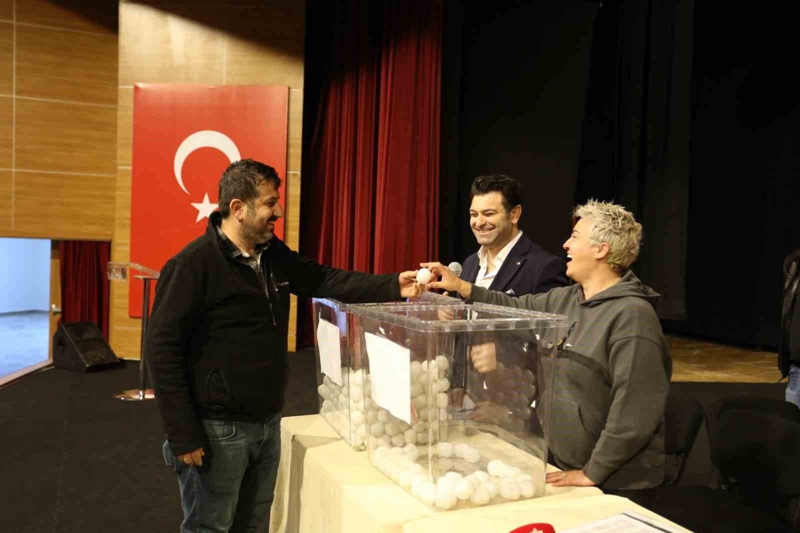 Çankaya Mahallesi’ne ilk kapalı pazar açılış için gün sayılıyor 