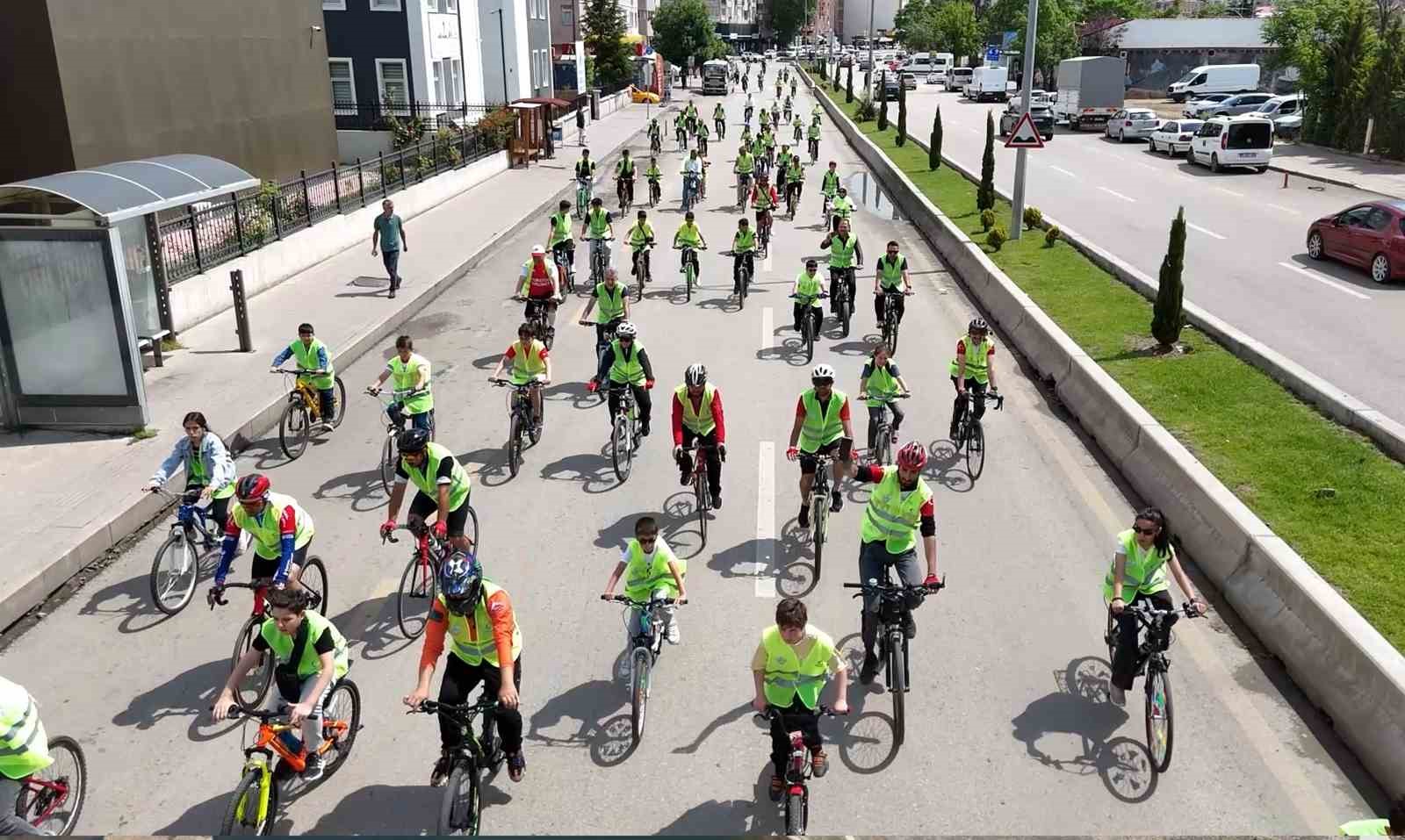 Kırıkkale’de sağlıklı yaşam için pedal çevirdiler 
