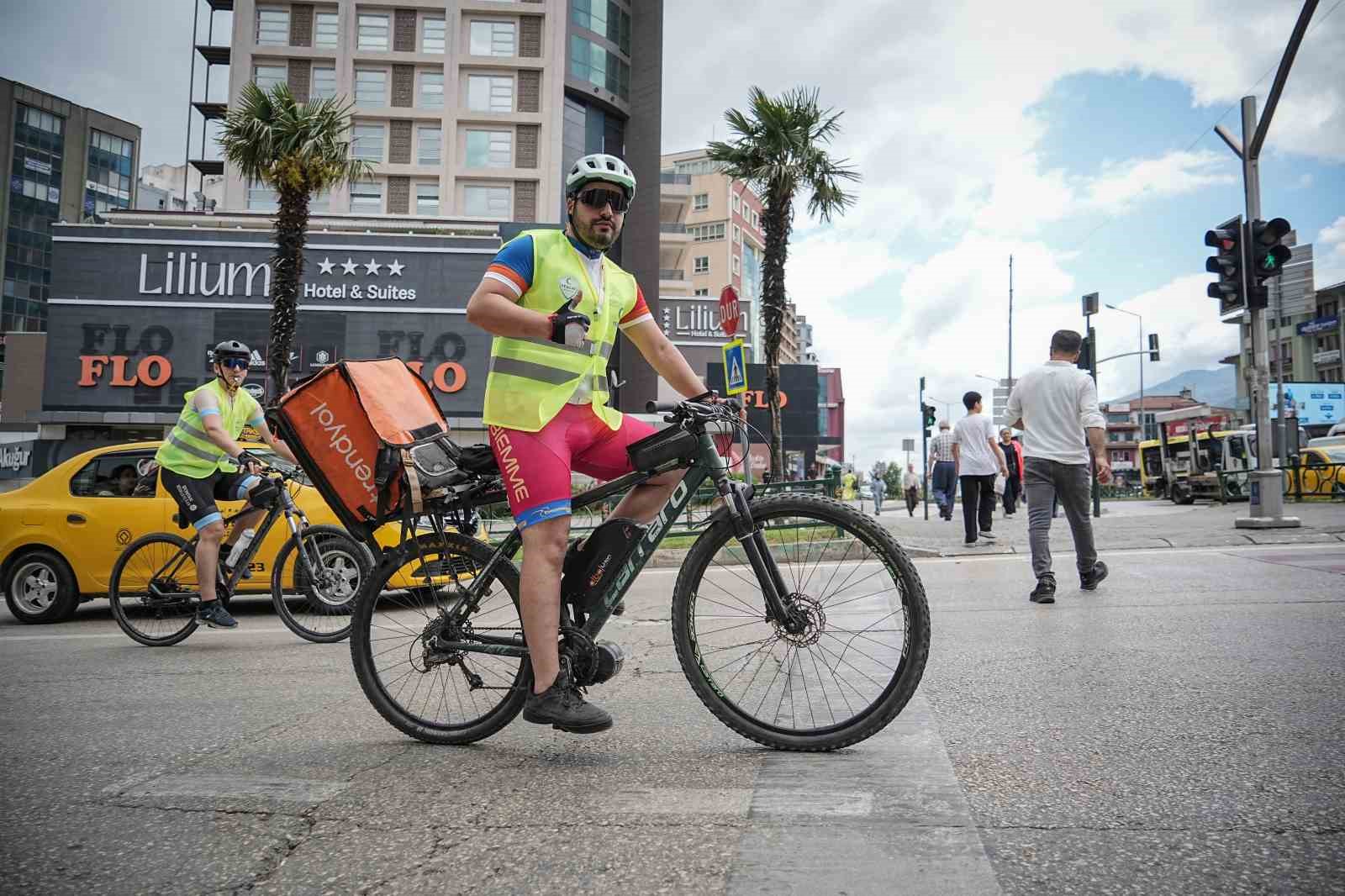 Bisikletliler, farkındalık için pedal çevirdi 