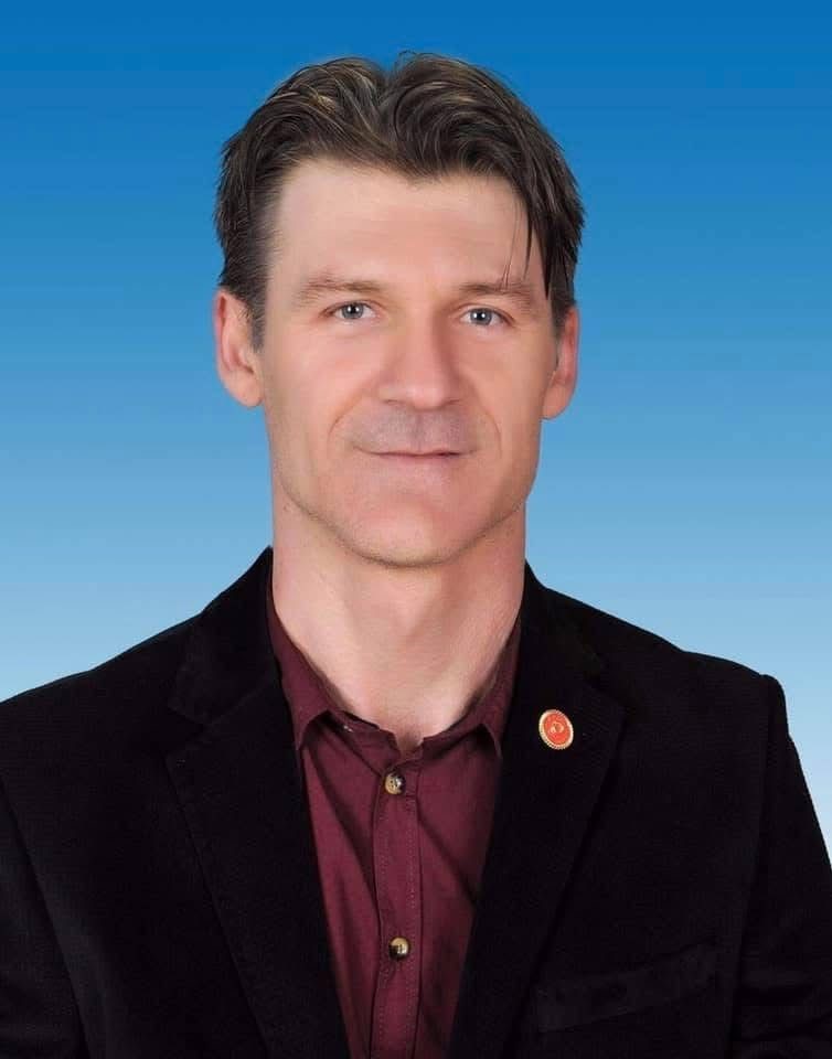 4 bin seçmen için 11 aday 
