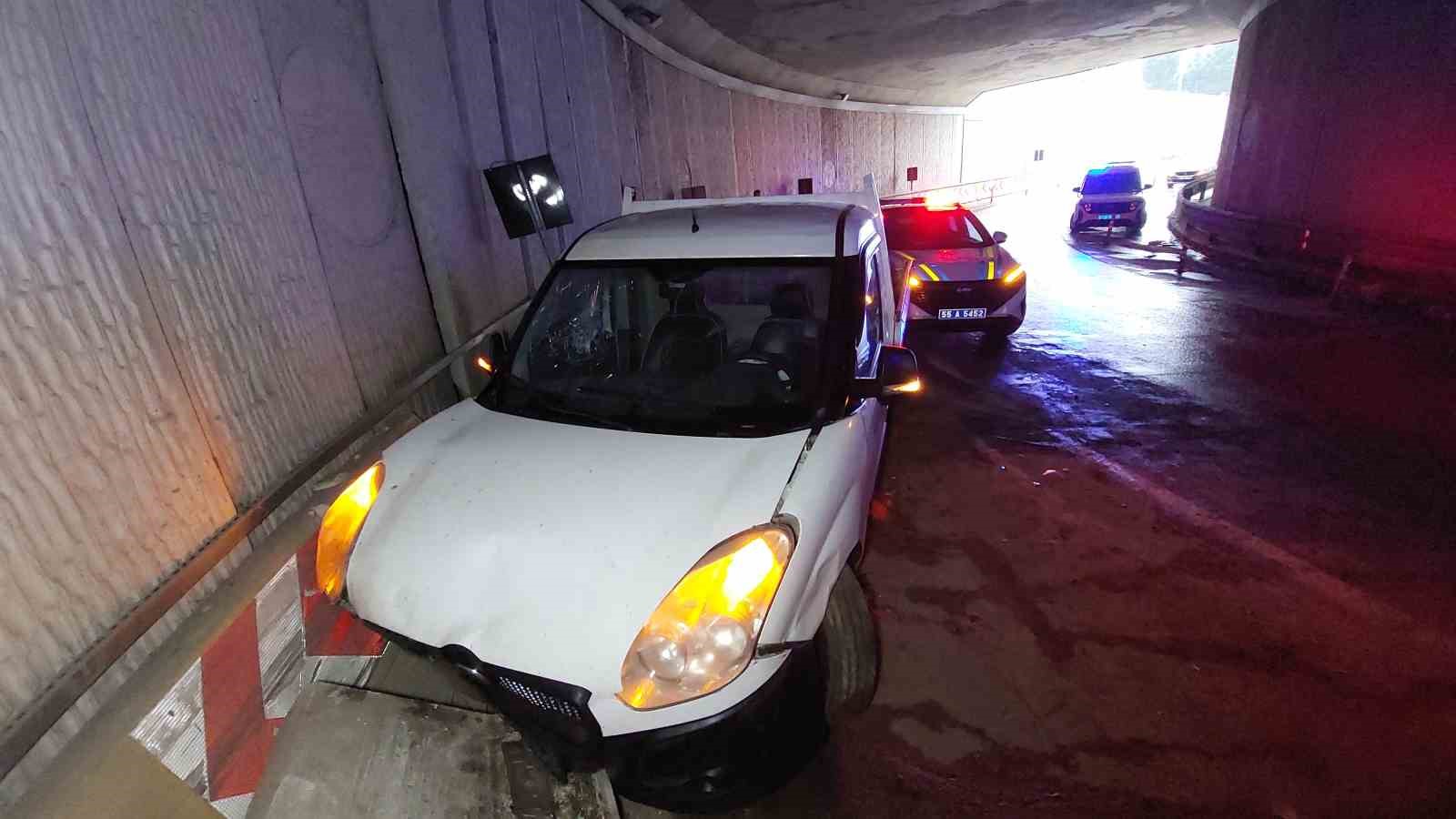 ’Ucube Kavşak’ta 2 ayrı kaza: 4 yaralı 