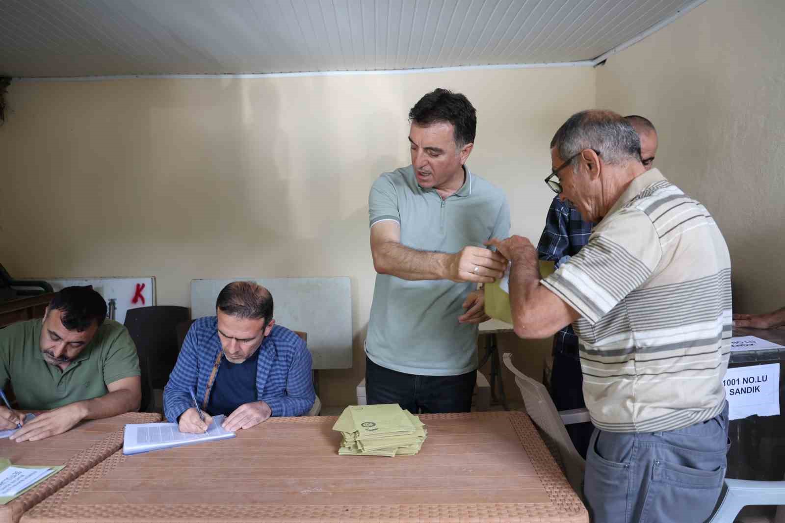 Ölen eşinin yerine muhtar seçildi 