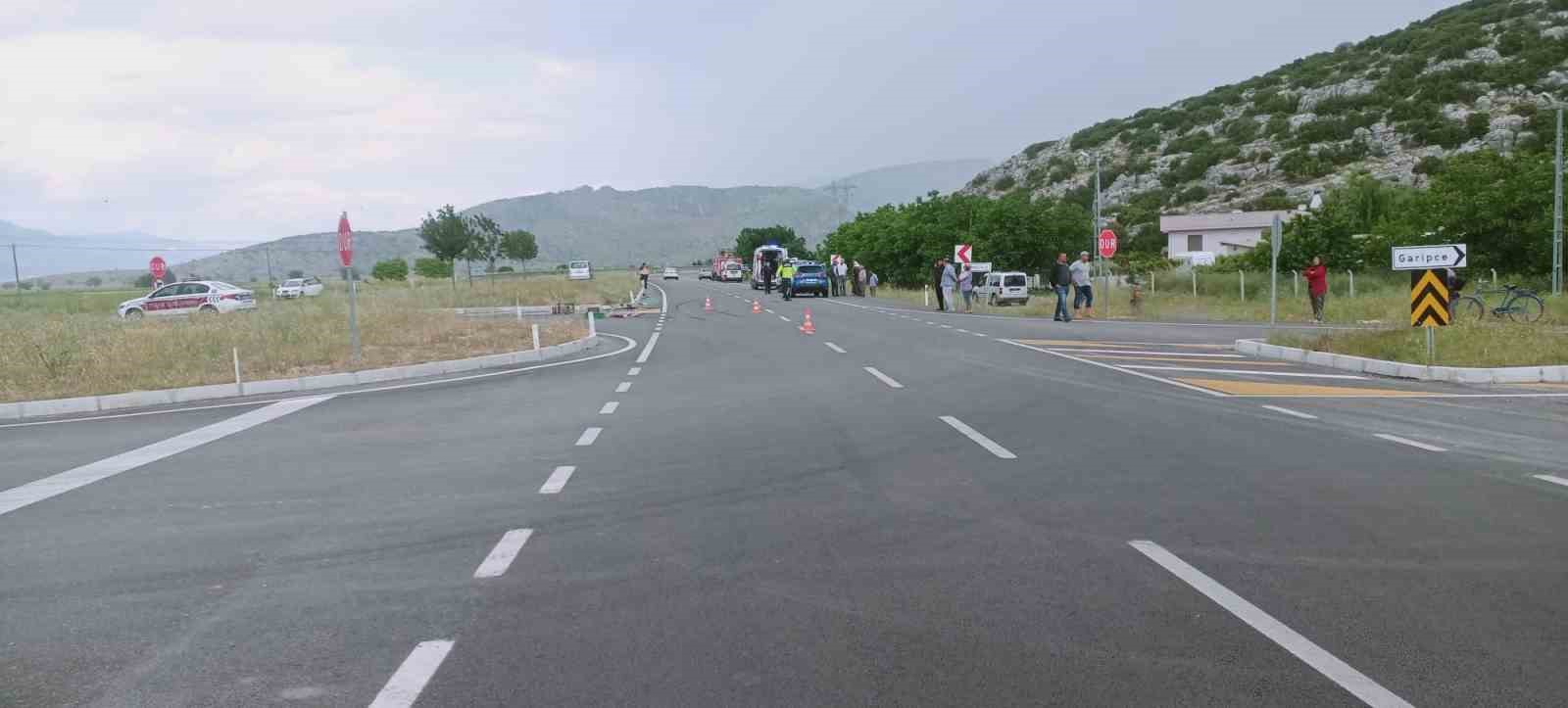 Antalya’da trafik kazası: 1 ölü, 3 yaralı 