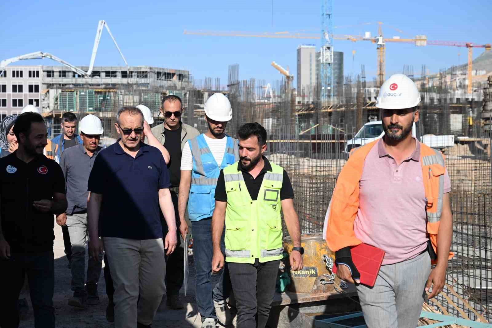 Vali Yavuz: 
