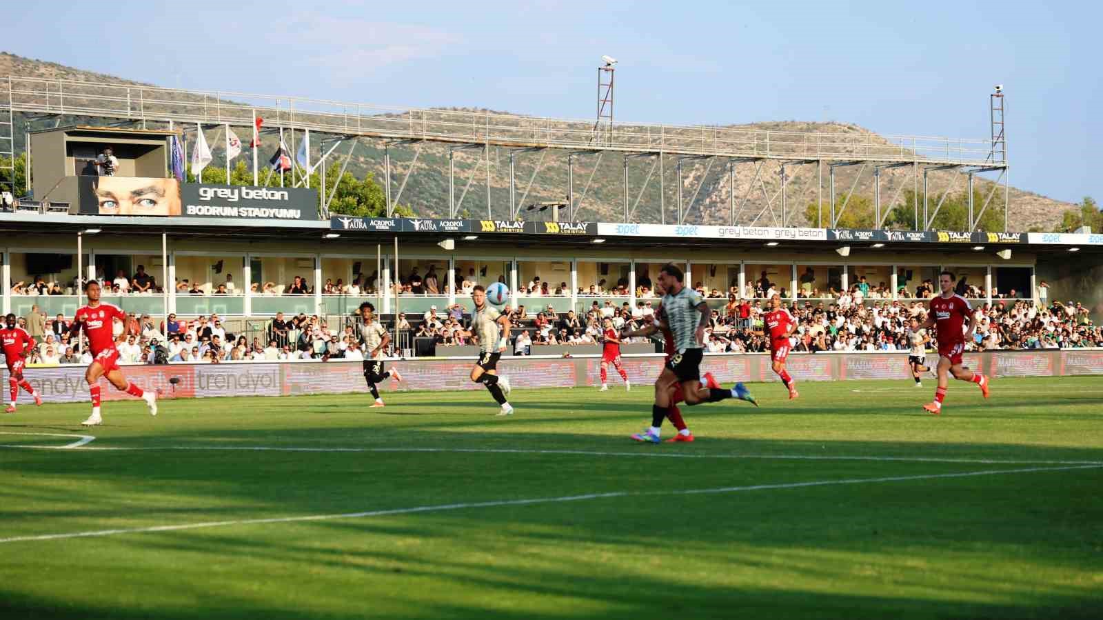 Trendyol Süper Lig: Bodrum FK: 0 - Beşiktaş: 3 (İlk yarı) 