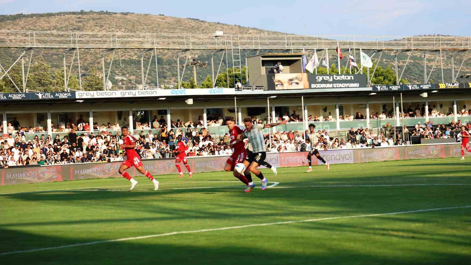 Trendyol Süper Lig: Bodrum FK: 0 - Beşiktaş: 3 (İlk yarı) 