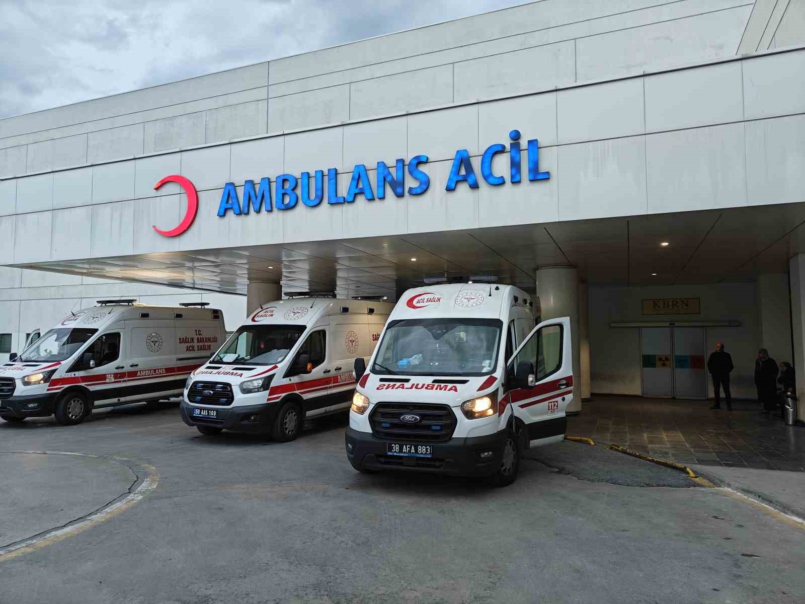 DEM Parti Van Milletvekili Dindar geçirdiği kazada yaralandı 