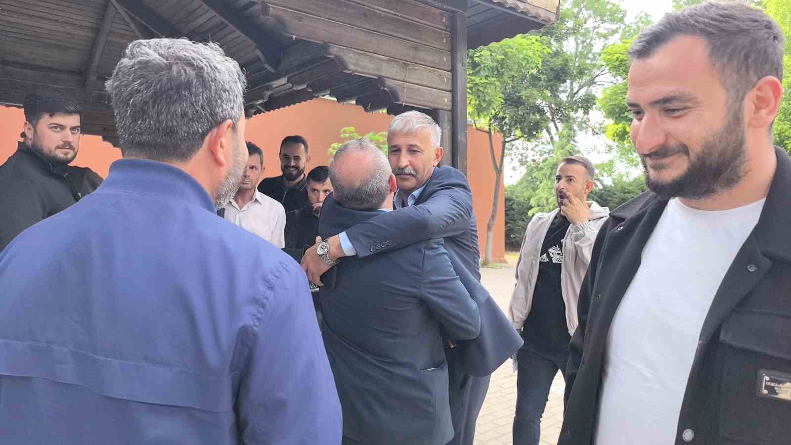 Muhtarlığı kazandı, sevincini çiftetelli oynayarak kutladı 