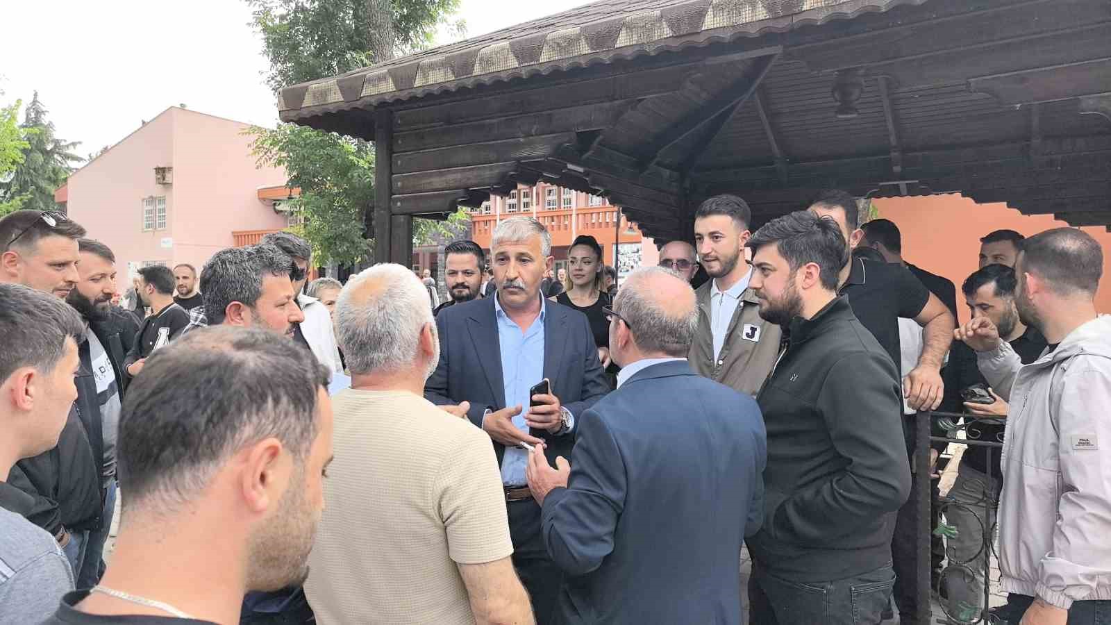 Muhtarlığı kazandı, sevincini çiftetelli oynayarak kutladı 