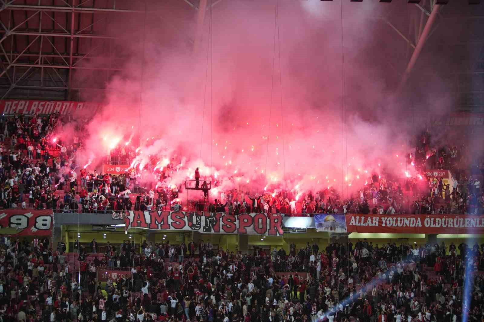 Samsunspor’dan coşkulu Avrupa kutlaması 
