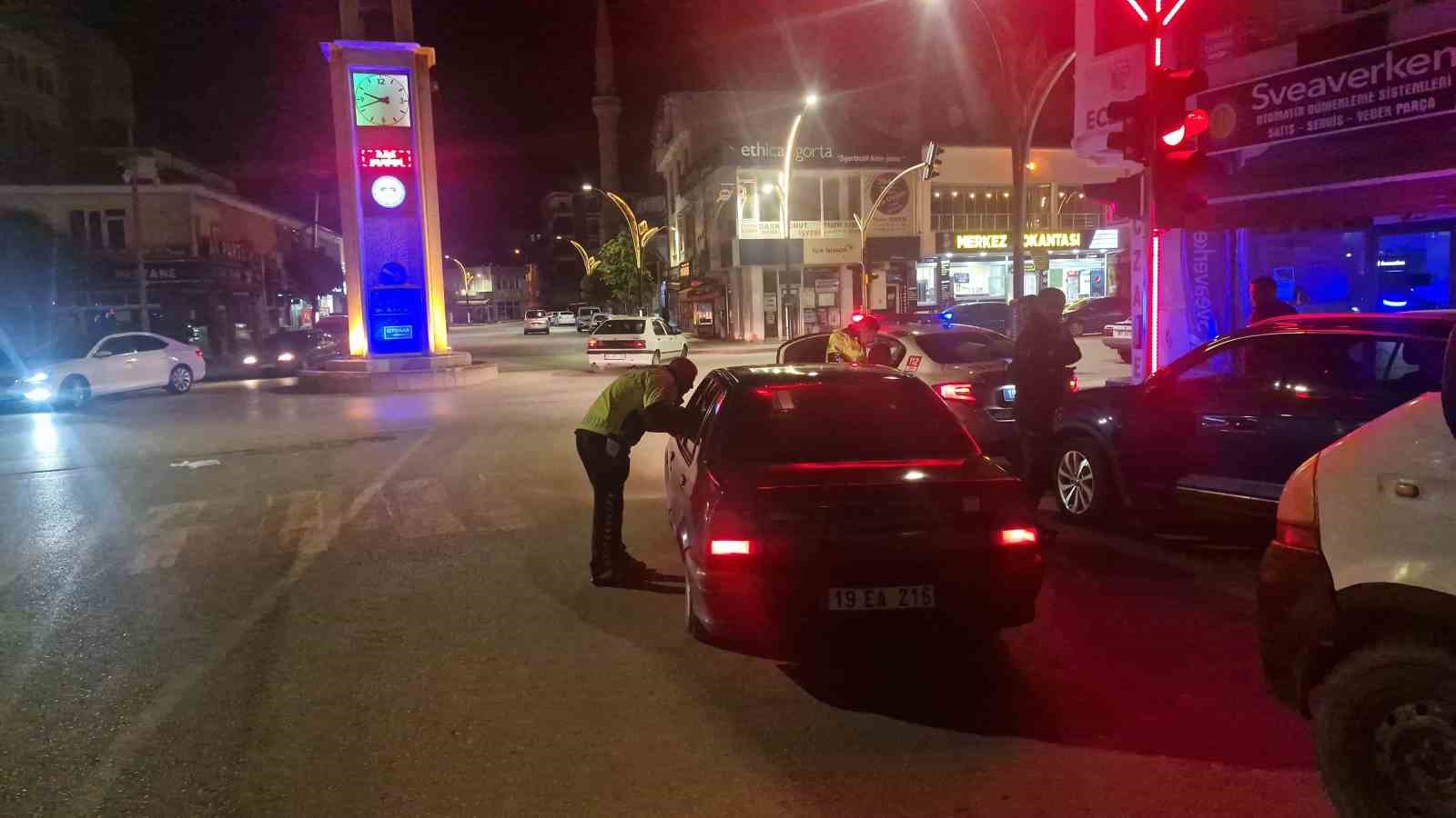 Çorum’da polis ekiplerinden şok denetim: 3 motosiklet trafikten men edildi 