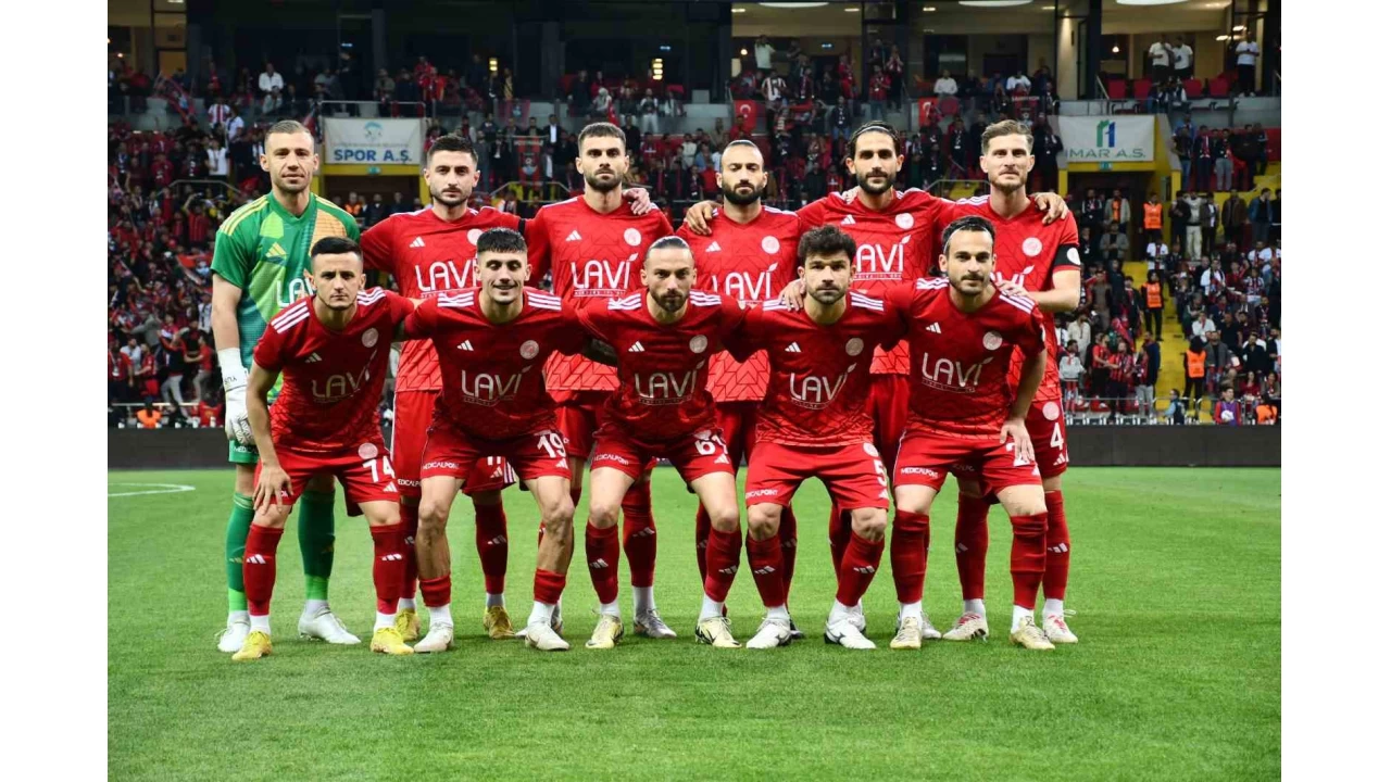 Vanspor FK Trendyol 1. Lig’e yükseldi.