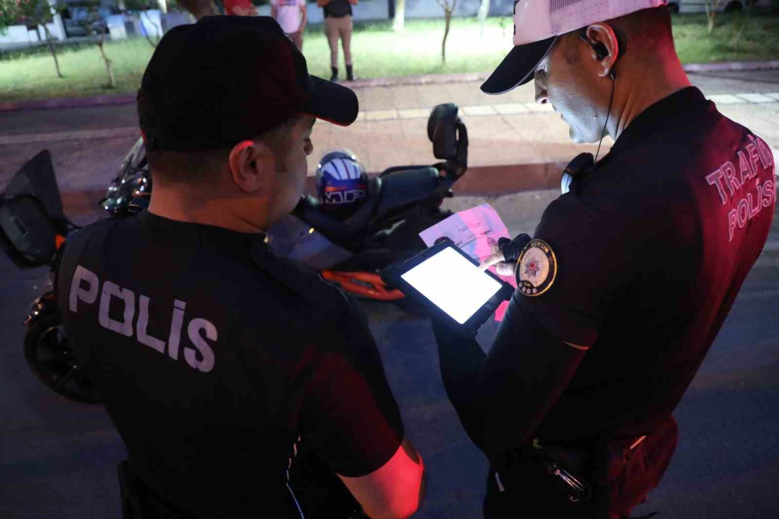 Mersin’de binlerce motosiklet denetlendi, yüzlercesi trafikten men edildi 