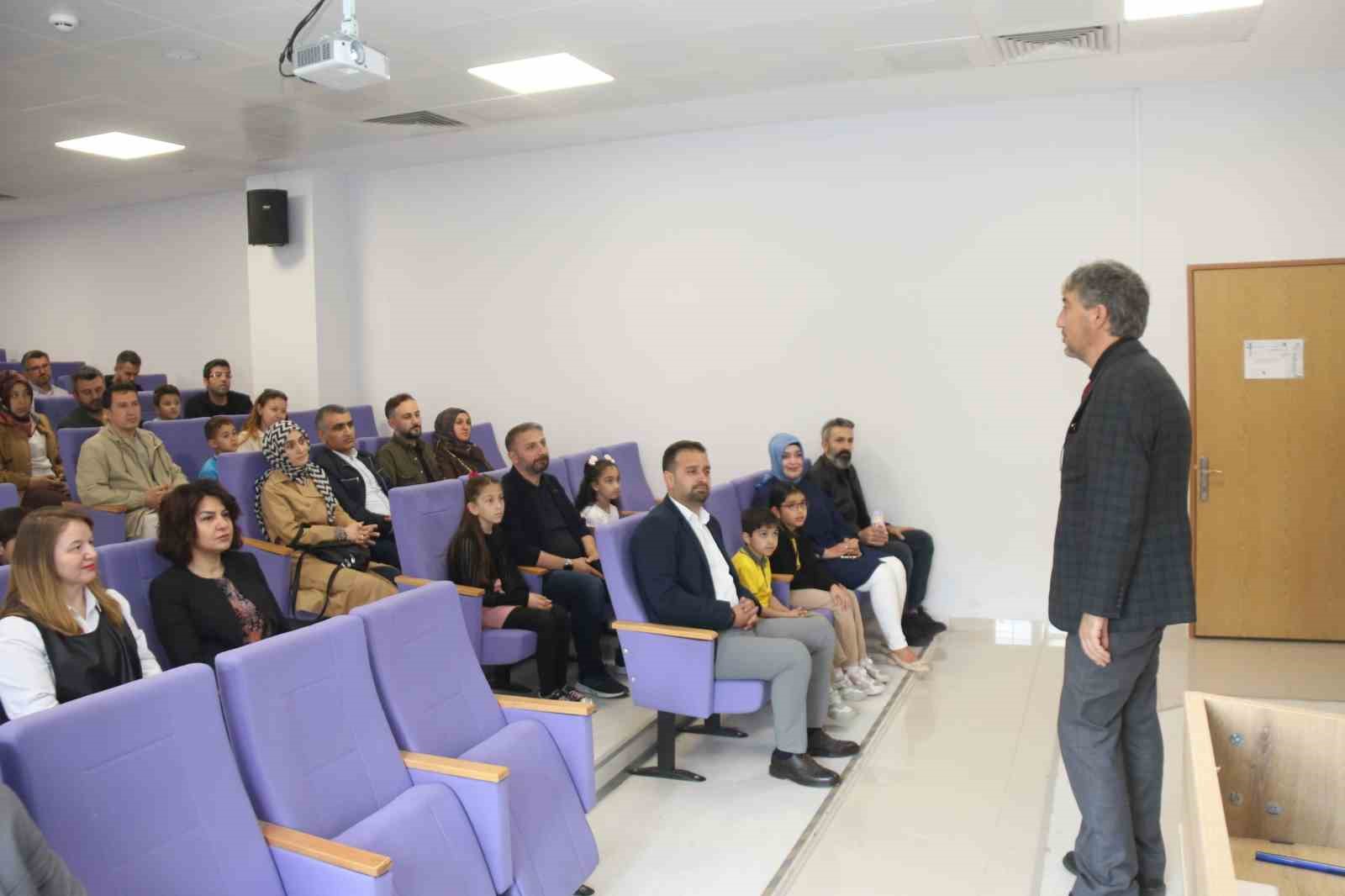 Kütahya’da akıl ve zeka oyunları turnuvası ödül töreni 