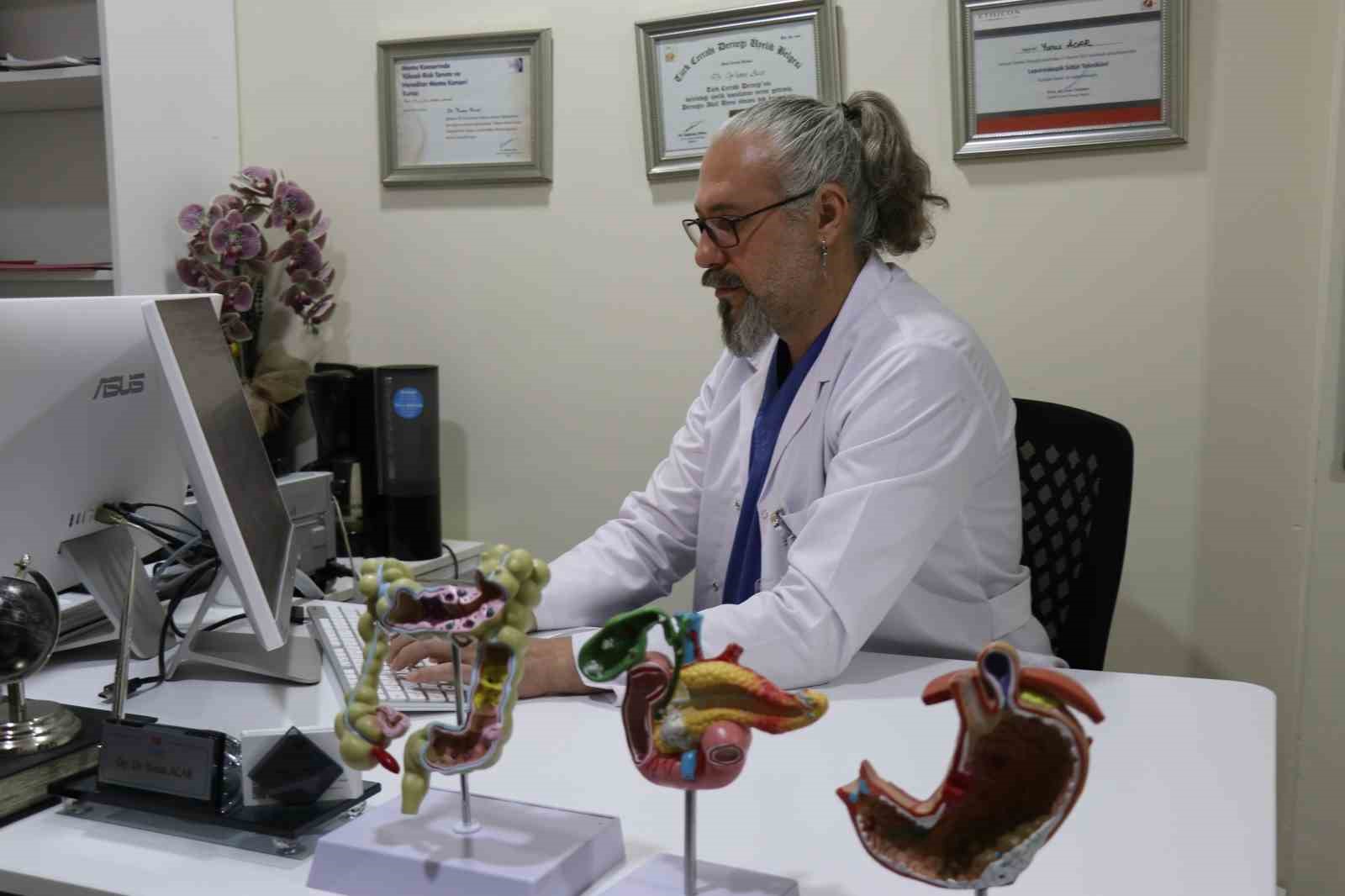 Bronzlaşmak için saatlerce güneşte bekleyenlerde cilt kanseri riski artıyor 
