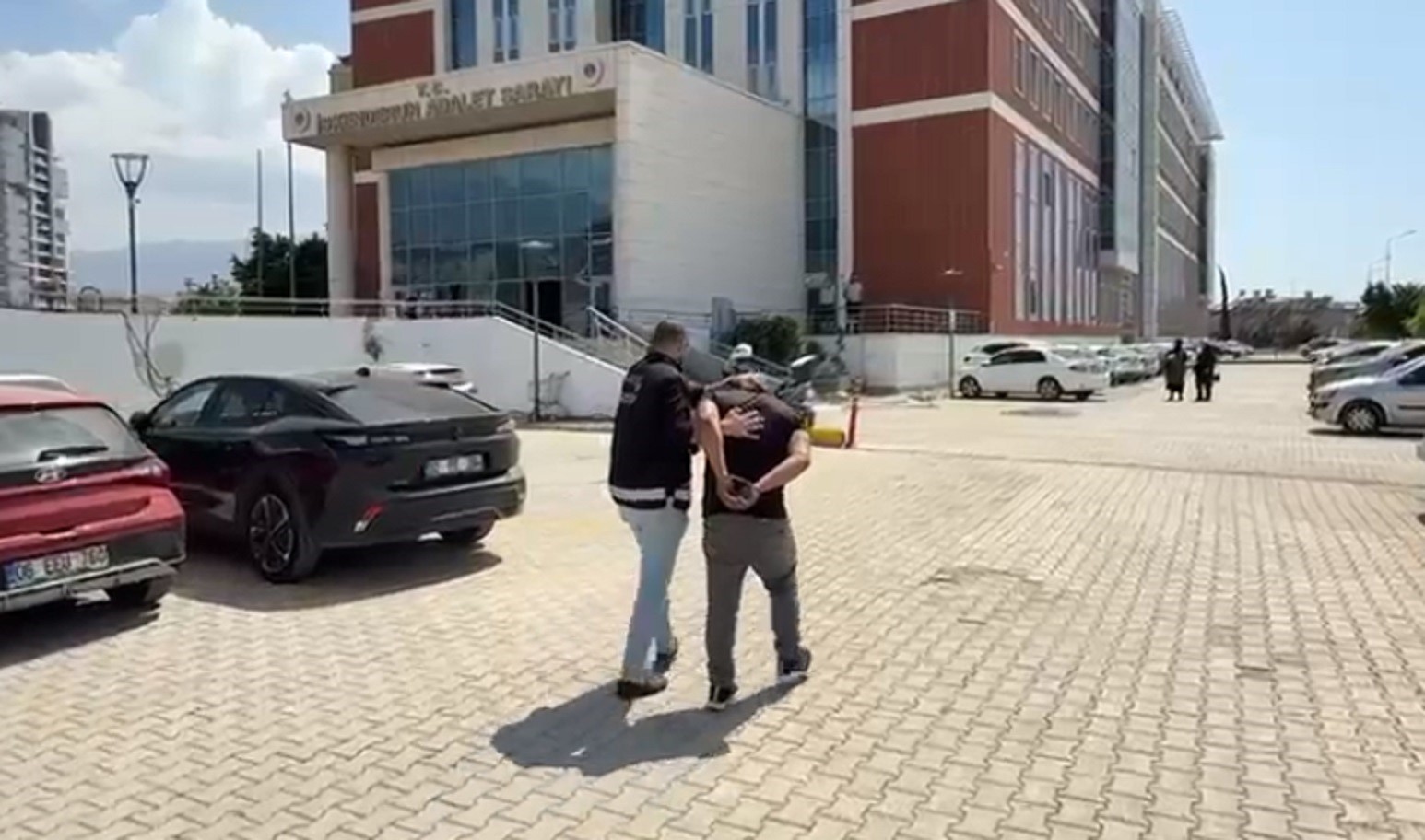 İskenderun’da asayiş operasyonu: 3 gözaltı, 2 tutuklama 