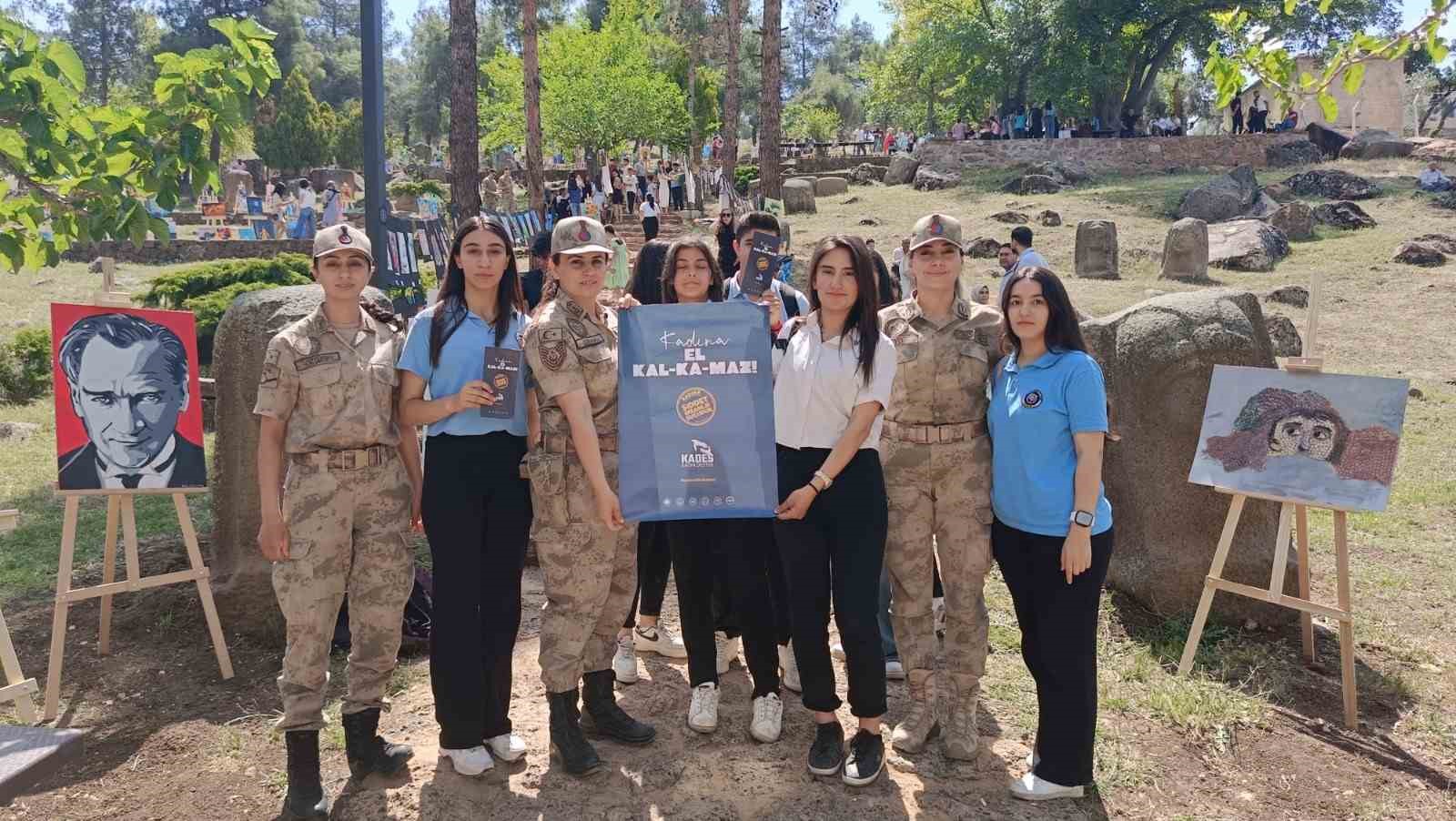 Jandarma KADES uygulamasını tanıttı 