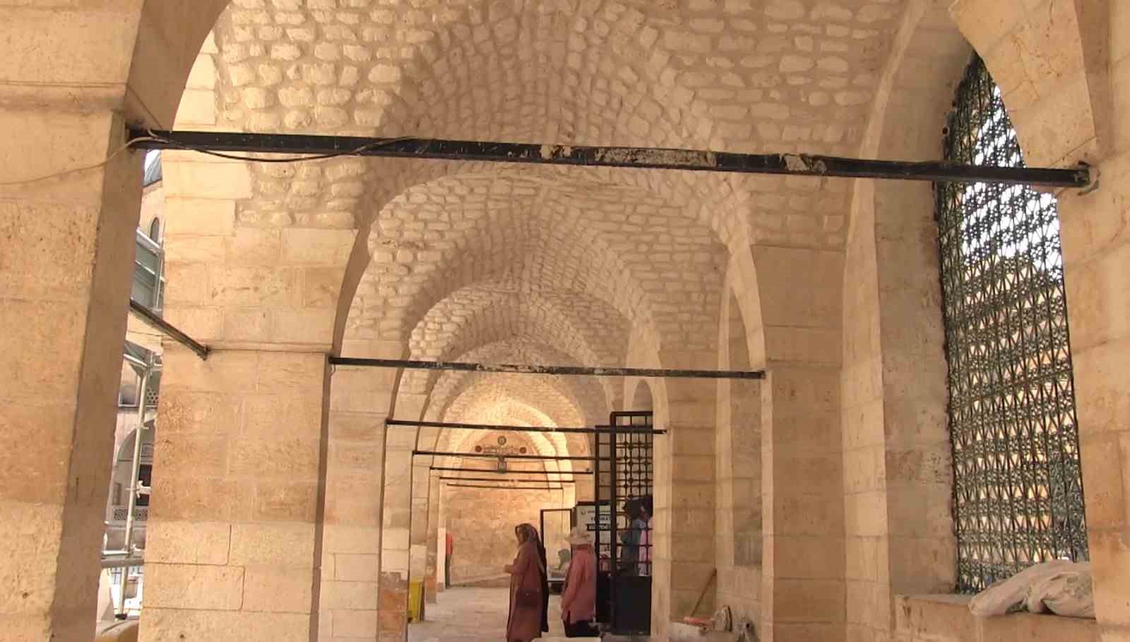 Deprem ve selde hasar gören tarihi yapılar yeniden ayağa kalkıyor 