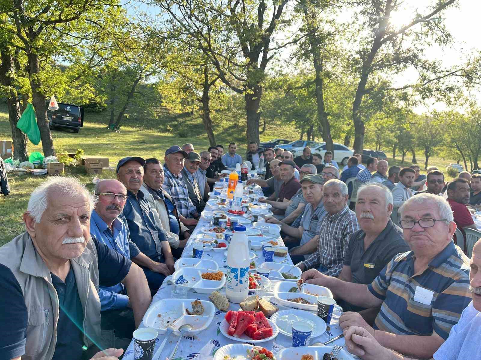 Eti Maden Kırka Bor Ağır Bakım Birimi çalışanları ve emeklileri piknikte bir araya geldi 
