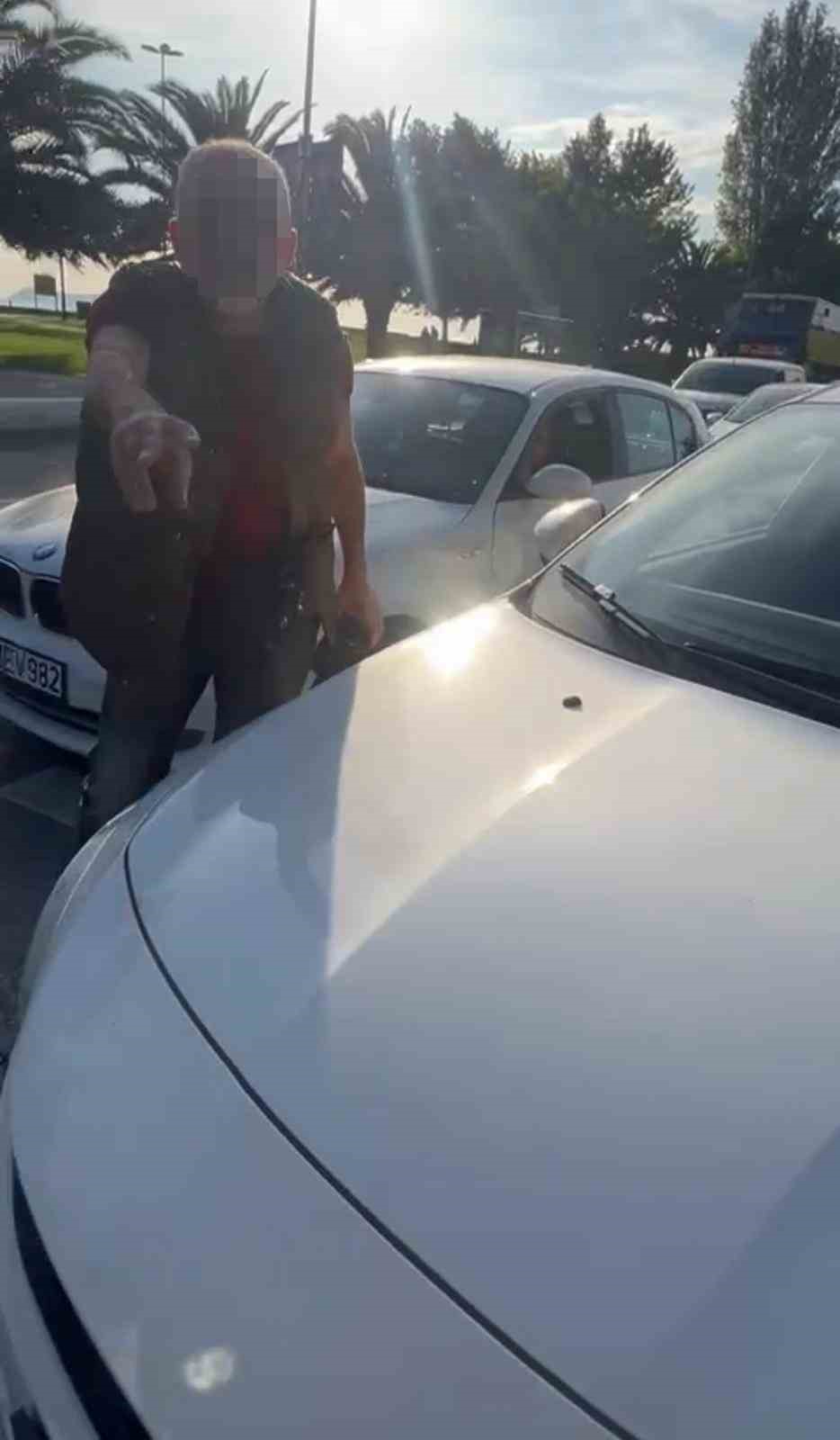 Maltepe’de çocuklarının yanında kadın sürücüye dehşeti yaşatan 2 şüpheli tutuklandı 