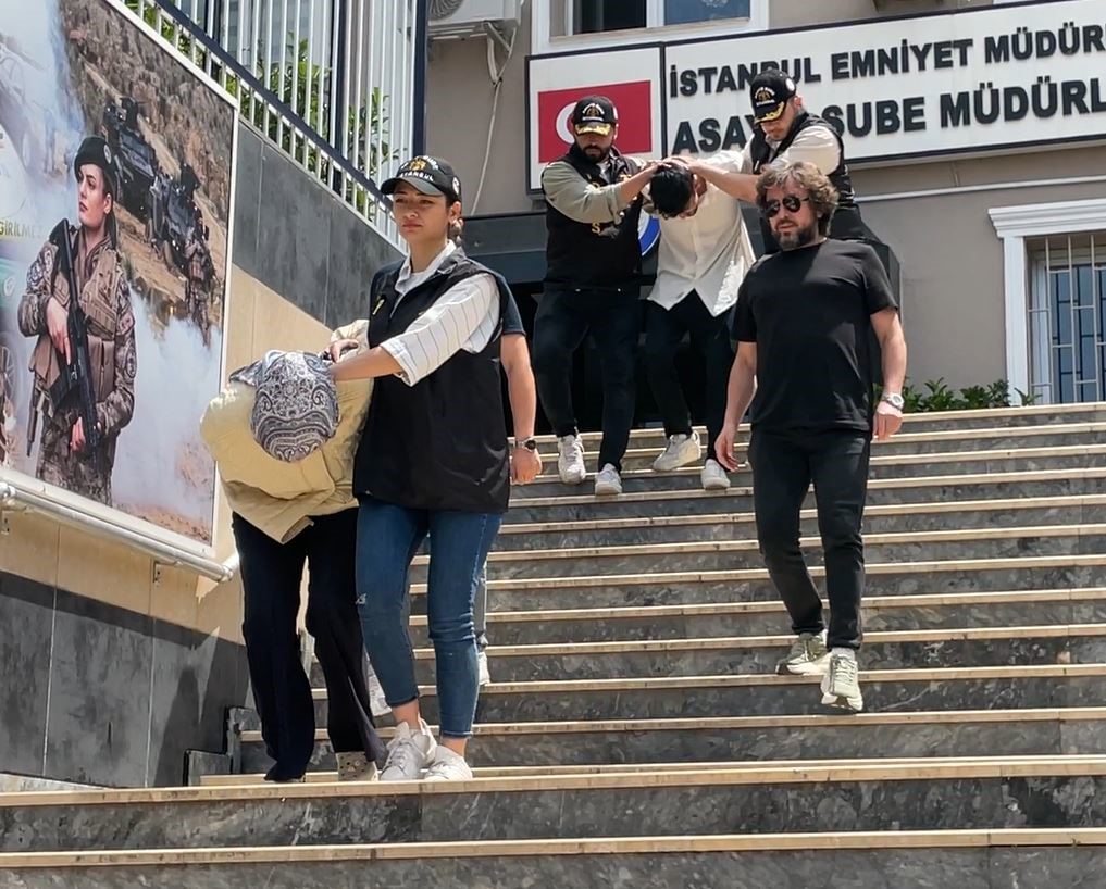 Mezarlıkta ölü bulunan bebeğin annesi ile hastaneden çıkış anları ortaya çıktı 