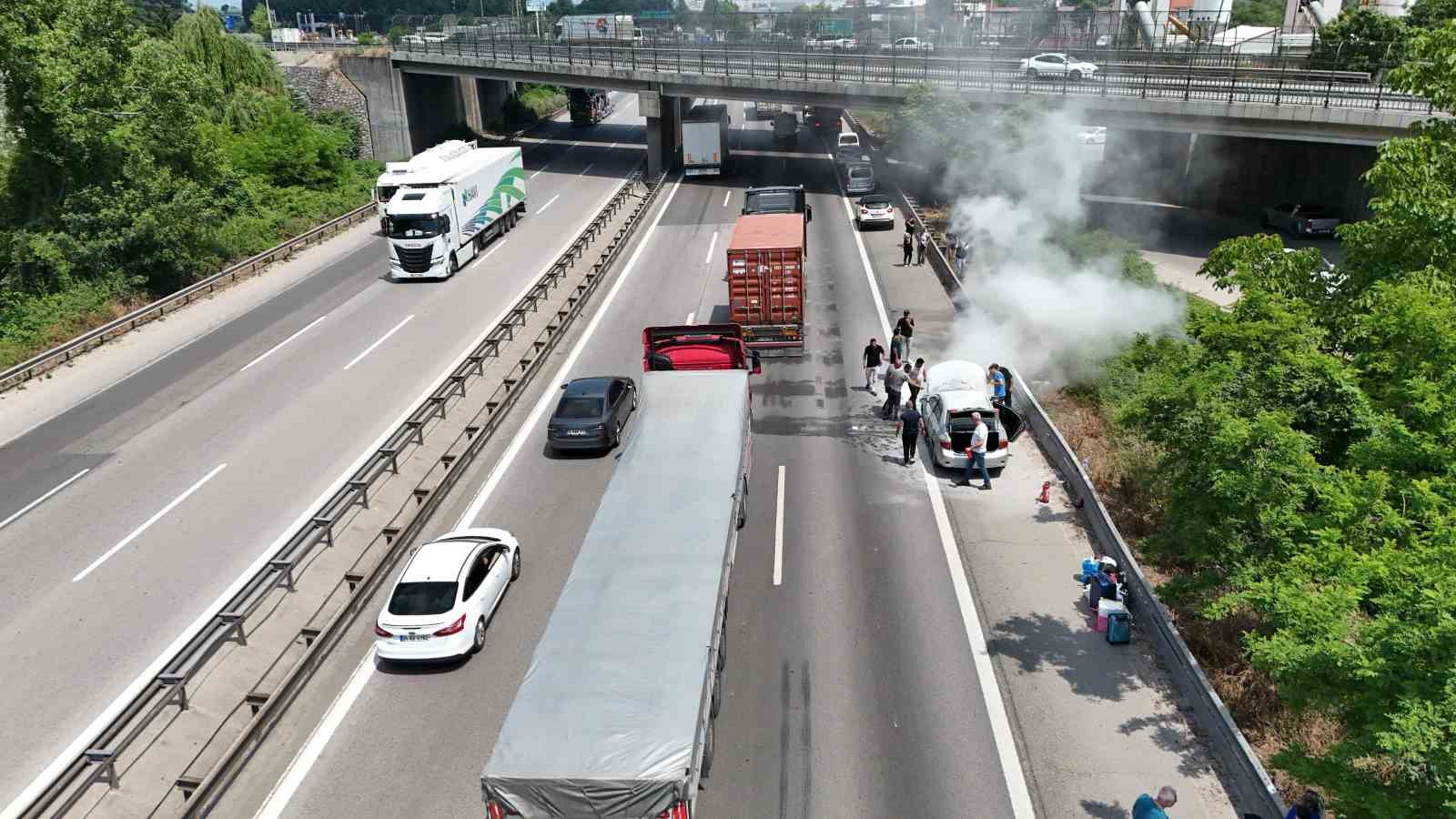Otoyolda yangın paniği 