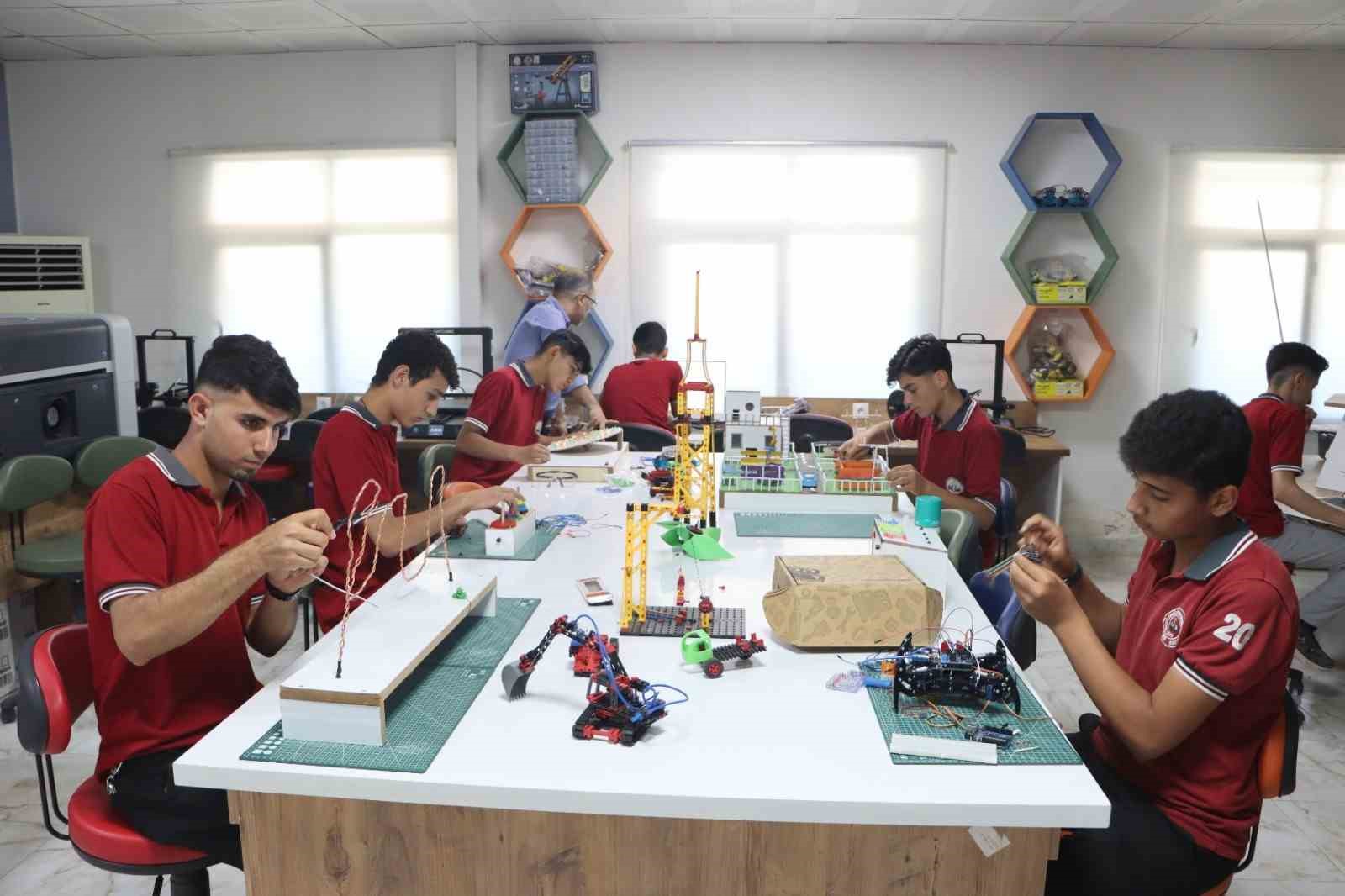 Robotik kodlamayla genç yetenekler destekleniyor 