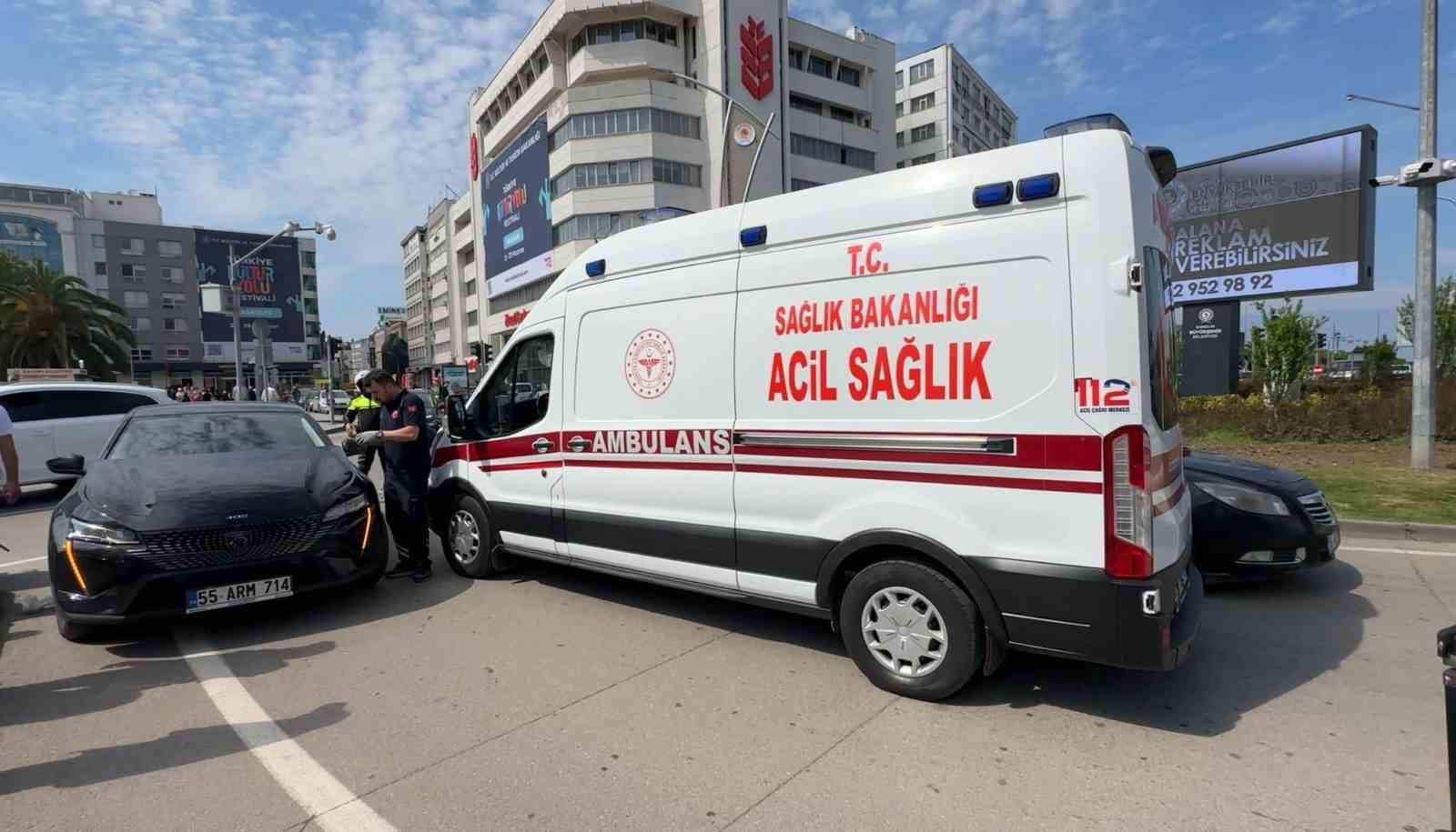 SUV tipi araç ile motosiklet çarpıştı: 1 yaralı 