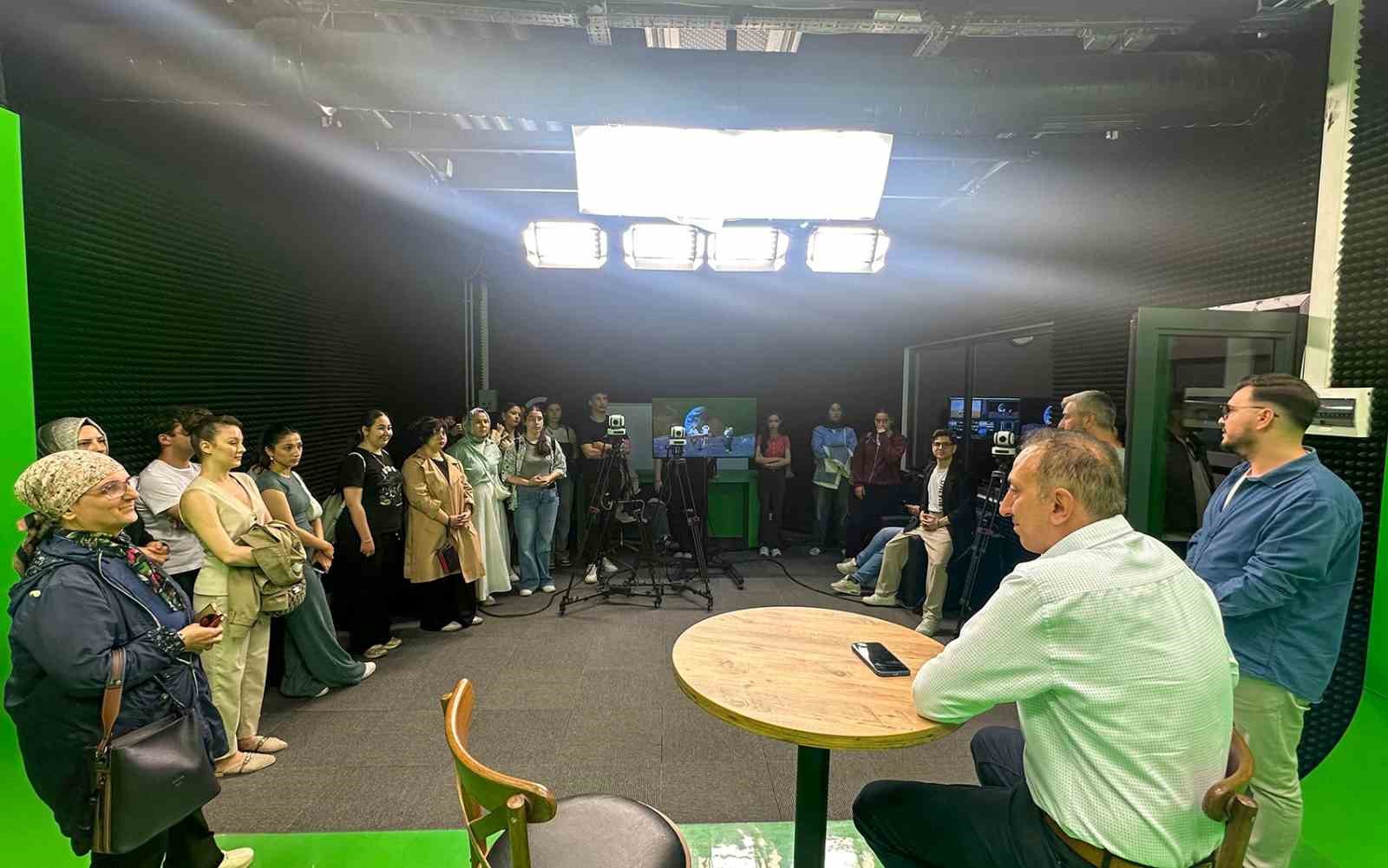 SUBÜ Stüdyoları’nı teknik gezi ile incelediler 