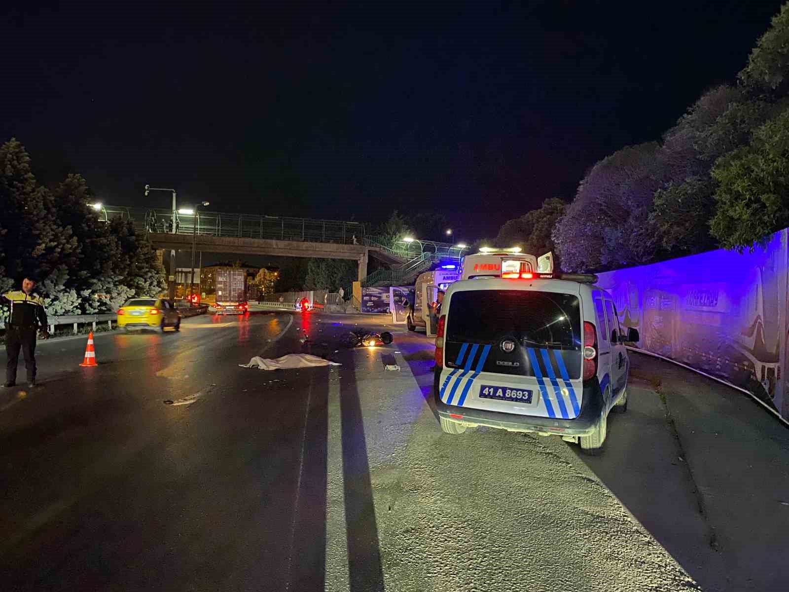Kocaeli’de feci kaza: Tır, motosiklet sürücüsünü ezdi 