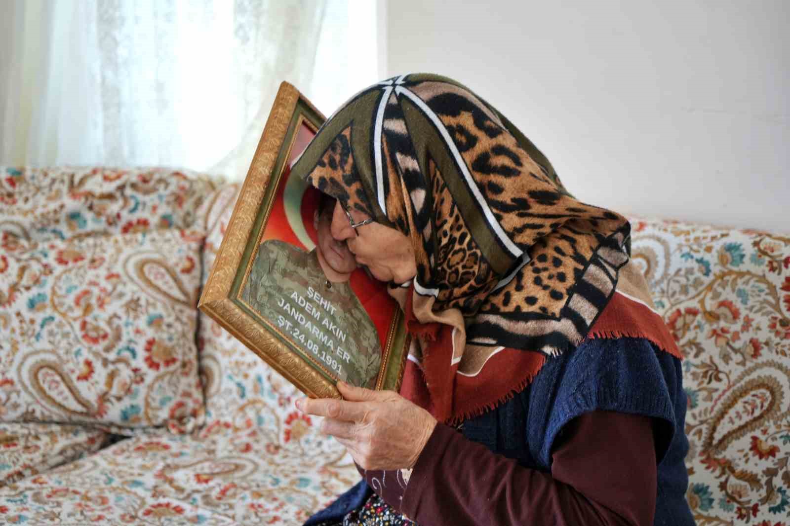 Bayram öncesi şehit annesini duygulandıran hizmet 