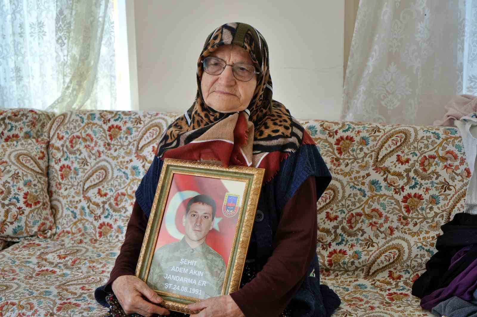 Bayram öncesi şehit annesini duygulandıran hizmet 
