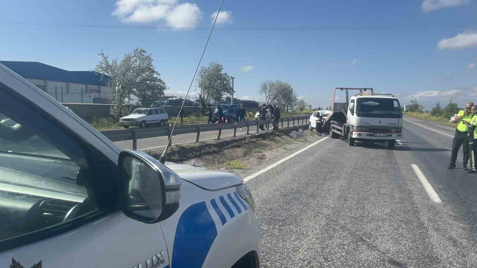 Nevşehir’de takla atan otomobil refüje devrildi: 4 kişilik aile yaralandı 