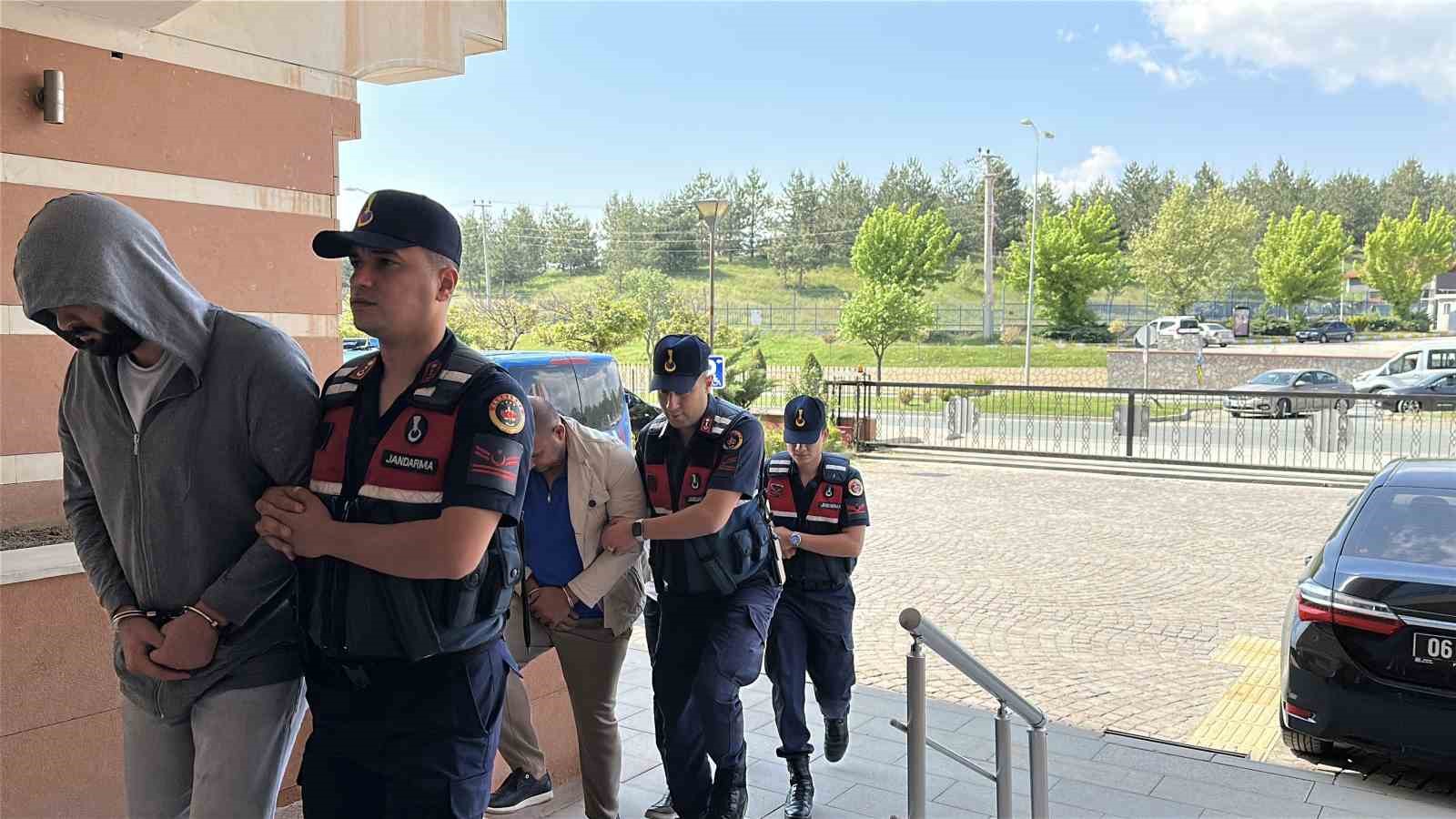 Sahte lastik ilanlarıyla onlarca milyonluk vurgun yapan örgüt çökertildi: 8 gözaltı 