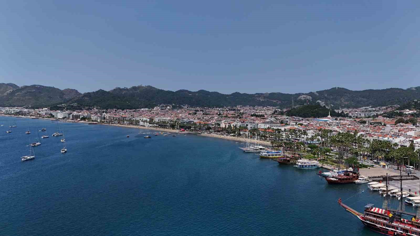 Depremin merkez üssü Marmaris’te hayat normale döndü 