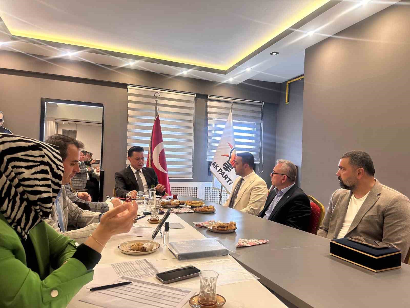 Milletvekili Hatipoğlu, ‘Halk Günü’nde vatandaşların talebini dinledi 